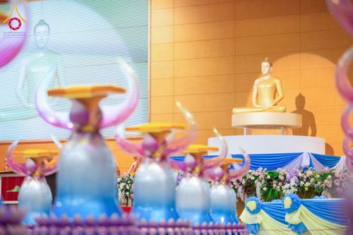 ภาพ No.133997:พิธีบูชาข้าวพระ  ในวันอาทิตย์ต้นเดือนที่ 7 เมษายน พ.ศ. 2567 ณ วัดพระธรรมกาย จ.ปทุมธานี