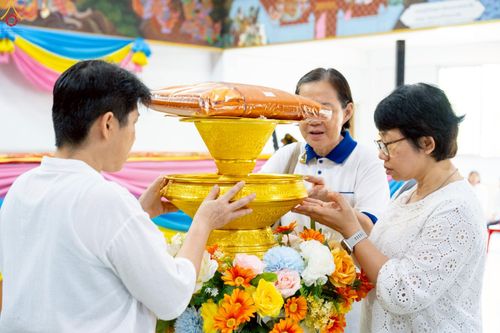 ภาพ No.286012:วันที่ 11 ตุลาคม พ.ศ. 2568 พิธีทอดกฐินสามัคคีทั่วไทย 30,000 วัด โดยคณะศิษยานุศิษย์ บูชาธรรม 81 ปี หลวงพ่อธัมมชโย ณ วัดโบสถ์บน ต.บางคูเวียง อ.บางกรวย จ.นนทบุรี