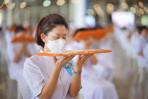 ภาพ No.99742:พิธีทอดผ้าป่า ต้นสมบัติจักรพรรดิ ในวันอาทิตย์ที่ 3 ธันวาคม พ.ศ. 2566 ณ สภาธรรมกายสากล วัดพระธรรมกาย จ.ปทุมธานี