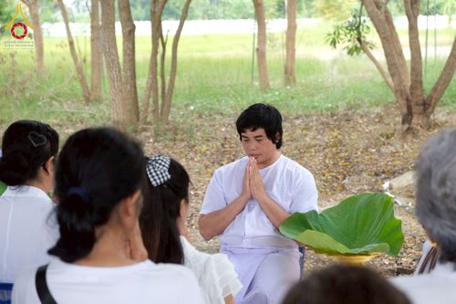 ภาพ No.277882:พิธีตัดปอยผมและปลงผมนาคธรรมทายาท พิธีขอขมาผู้ปกครอง ณ ศูนย์อบรมเยาวชนนครปฐม จ.นครปฐม และพิธีมอบบาตร ผ้าไตร นาคธรรมทายาท พิธีบรรพชา อุปสมบทหมู่ ณ วัดลาดหญ้าไทร จ.นครปฐม