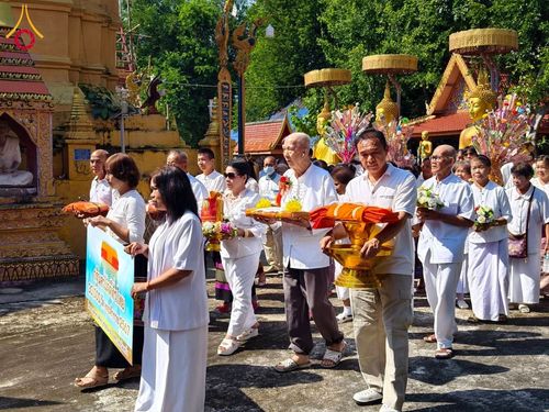 ภาพ No.178905:พิธีทอดกฐิน ณ วัดนาปราบ อ.สบปราบ จ.ลำปาง ในโครงการกฐินสามัคคีทั่วไทย 30,000 วัด บูชาธรรม 80 ปี หลวงพ่อธัมมชโย โดยคณะศิษยานุศิษย์วัดพระธรรมกาย วันที่ 30 ตุลาคม พ.ศ. 2567