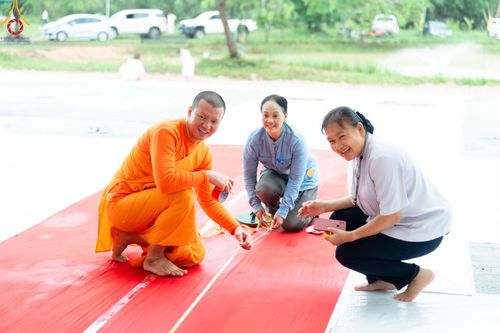 ภาพ No.146523:พิธีทอดผ้าป่าสร้างหลังคาอาคาร 80 ปี หลวงพ่อธัมมชโย ณ ศูนย์ปฎิบัติธรรมวิหารแดง จังหวัดสระบุรี วันอาทิตย์ที่ 28 กรกฎาคม พ.ศ. 2567