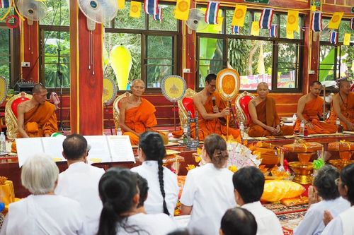 ภาพ No.183543:พิธีทอดกฐิน ณ วัดภูหินตัด จ.บุรีรัมย์ ในโครงการทอดกฐินสามัคคีทั่วไทย 30,000 วัด บูชาธรรม 80 ปี หลวงพ่อธัมมชโย โดยคณะศิษยานุศิษย์วัดพระธรรมกาย วันที่ 27 ตุลาคม พ.ศ. 2567