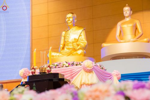 ภาพ No.154328:พิธีบูชาครูผู้ค้นพบวิชชาธรรมกาย ณ สภาธรรมกายสากล วัดพระธรรมกาย วันอังคารที่ 17 กันยายน พ.ศ. 2567