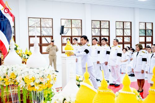 ภาพ No.276071:วันที่ 5 ธันวาคม พ.ศ. 2568 พสกนิกรอำเภอคลองหลวง พร้อมใจบำเพ็ญกุศลอุทิศถวาย “ในหลวงรัชกาลที่ 9” น้อมรำลึกในพระมหากรุณาธิคุณ เนื่องในวันคล้ายวันพระบรมราชสมภพ วันชาติ และวันพ่อแห่งชาติ ณ อาคารปลูกศรัทธา 2 วัดพระธรรมกาย อำเภอคลองหลวง จังหวัดปทุมธานี