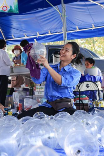 ภาพ No.112508:V.11 สามารถ การเตรียมงาน เก็บงาน การรับบุญของเจ้าหน้าที่หน่วยงานต่างๆ เพื่อโครงการธรรมยาตรา กตัญญูบูชา มหาปูชนียาจารย์ พระมงคลเทพมุนี (สด จนฺทสโร) พระผู้ปราบมาร อนุสรณ์สถาน 7 แห่ง ปีที่ 12 ระหว่างวันที่ 2 - 31 มกราคม พ.ศ.2567