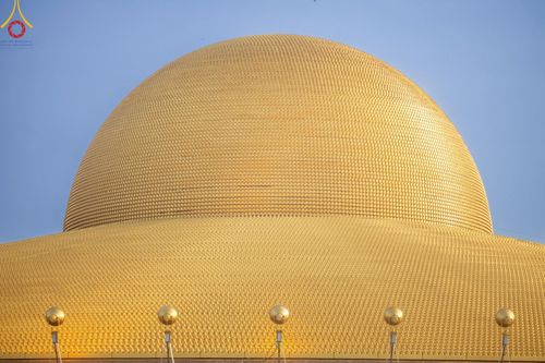 ภาพ No.217007:วันเสาร์ที่ 12 เมษายน พ.ศ. 2568 พิธีเวียนประทักษิณรอบพระมหาธรรมกายเจดีย์  พิธีวันทาเจดีย์ พิธีขอขมาและมอบผ้าไตร ในโครงการอุปสมบทหมู่ บูชาธรรมหลวงพ่อธัมมชโย, โครงการธรรมทายาท ระดับอุดมศึกษา รุ่นที่ 52 ,  โครงการบวชพระนานาชาติ AEC & WAB CEO รุ่นที่ 4 , ณ ว