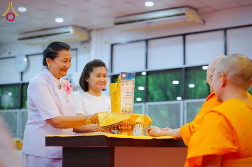 ภาพ No.221431:วันอาทิตย์ที่ 27 เมษายน พ.ศ. 2568 พิธีเจริญพระพุทธมนต์สมโภชดวงแก้วธรรมชัย เนื่องในโอกาสบูชาธรรม 81 ปีหลวงพ่อธัมมชโย อัญเชิญประดิษฐานเนื่องในโอกาสสถาปนาวัดพระธรรมกายไอซ์แลนด์ ณ อาคารปลูกศรัทธา 1 วัดพระธรรมกาย อำเภอคลองหลวง จังหวัดปทุมธานี