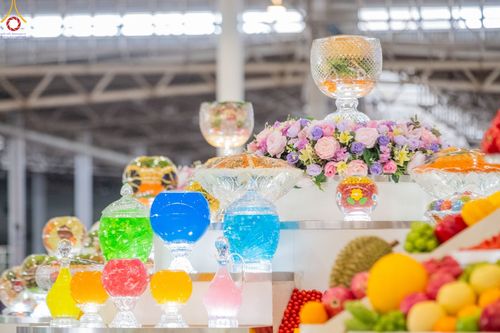 ภาพ No.89503:พิธีตักบาตร ข้าวสารอาหารแห้ง พิธีบูชาข้าวพระ และพิธีจุดเทียนใจ ไฟนิรันดร์  อนันตชัย ณ สภาธรรมกายสากล วัดพระธรรมกาย วันอาทิตย์ที่ 1 ตุลาคม พ.ศ. 2566