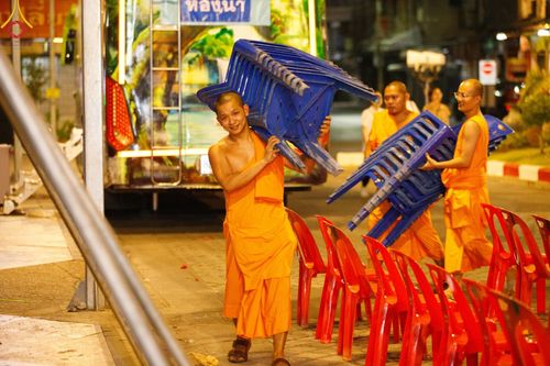 ภาพ No.126827:V.30 เต็มที่ เพื่อโคราช การเตรียมงาน ปฏิบัติงาน และเก็บงาน ของเจ้าหน้าที่หน่วยงานต่างๆ ทุกภาคส่วน เพื่อพิธีทำบุญเมืองนครราชสีมา ฉลอง 556 ปี ตักบาตรพระ 10,000 รูป ในวันเสาร์ที่ 2 มีนาคม พ.ศ.2567 ณ อนุสาวรีย์ท้าวสุรนารี จ.นครราชสีมา จัดโดย คณะสงฆ์จังหวัดนค