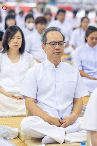 ภาพ No.123075:พิธีตักบาตร และพิธีบูชาข้าวพระ ในวันอาทิตย์ต้นเดือนที่ 4 กุมภาพันธ์ พ.ศ. 2567 ณ วัดพระธรรมกาย จ.ปทุมธานี