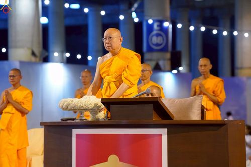 ภาพ No.244265:วันที่ 7 กันยายน พ.ศ. 2568 พิธีจุดประทีป วันครูผู้ค้นพบวิชชาธรรมกาย ณ ลานธรรมฯ และวิหารคด วัดพระธรรมกาย