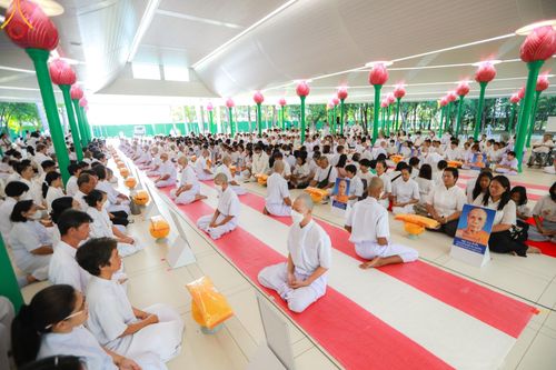 ภาพ No.141389:พิธีบรรพชาอุปสมบท โครงการอุปสมบทหมู่รุ่นผู้บริหาร รุ่นที่ 14 โครงการอุปสมบทหมู่ธรรมทายาท ระดับอุดมศึกษา รุ่นที่ 51 ภาคฤดูฝน ณ โบสถ์พระไตรปิฎก วัดพระธรรมกาย ในวันเสาร์ที่ 15 มิถุนายน พ.ศ. 2567