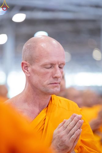 ภาพ No.159215:พิธีบูชาข้าวพระ ในวันอาทิตย์ต้นเดือน วันที่ 6 ตุลาคม พ.ศ. 2567 ณ สภาธรรมกายสากล วัดพระธรรมกาย