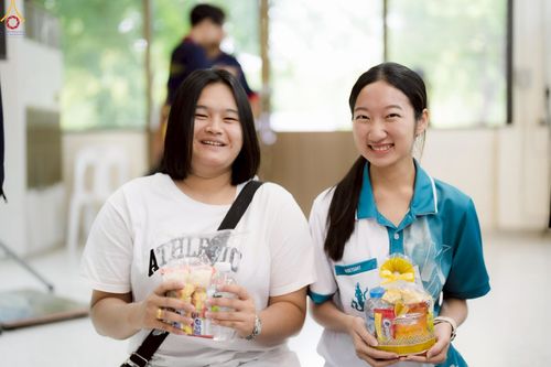 ภาพ No.243115:วันพฤหัสบดีที่ 4 กันยายน พ.ศ. 2568 เวลา 07.00-08.15 น. มหาวิทยาลัยเกษตรศาสตร์ กำแพงแสน ร่วมทำบุญตักบาตร Freshy KU85 พระสงฆ์ 85 รูป