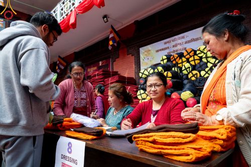 ภาพ No.209826:วันที่ 28 กุมภาพันธ์ พ.ศ.2568 พิธีเปิดโครงการบวชสามเณร พิธีถวายไทยธรรม พิธีขอขมามอบผ้าไตร  ณ เมืองปาตัน ประเทศเนปาล