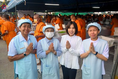 ภาพ No.109056:พิธีถวายภัตตาหารเป็นสังฆทาน แด่คณะพระธรรมยาตราฯ ในโครงการธรรมยาตรากตัญญูบูชา มหาปูชนียาจารย์ พระมงคลเทพมุนี(สด จนฺทสโร) พระผู้ปราบมาร อนุสรณ์สถาน 7 แห่ง ปีที่ 12 วันที่ 9 มกราคม พ.ศ. 2567 ณ อนุสรณ์สถานคลองบางนางแท่น  อ.สามพราน จ.นครปฐม