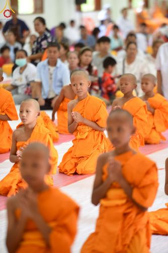 ภาพ No.216424:วันเสาร์ที่ 5 เมษายน พ.ศ. 2568 พิธีขอบรรพชา พิธีขอสรณคมน์และศีล พิธีขอนิสสัย พิธีถวายบาตร ในโครงการบรรพชาสามเณรฟื้นฟูพระพุทธศาสนาทั่วไทย  ณ วัดพระพุทธบาท ราชวรมหาวิหาร ต.ขุนโขลน อ.พระพุทธบาท จ.สระบุรี