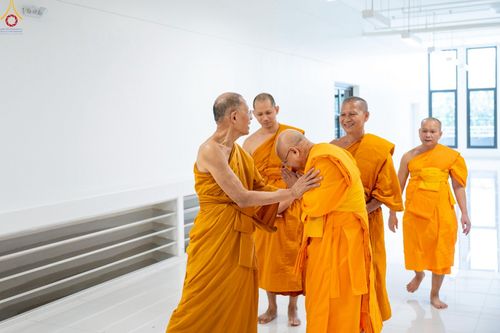 ภาพ No.242778:วันที่ 29-31 สิงหาคม พ.ศ. 2568 องค์กรภาคีเครือข่าย “บวร” (บ้าน-วัด-โรงเรียน-ราชการ) อ.คลองหลวง จัดบวชอุบาสิกาแก้ว ถวายพระราชกุศลแด่สมเด็จพระพันปีหลวง - กตัญญูบูชาแด่ผู้มีพระคุณ