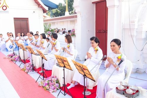 ภาพ No.197695:พิธีตักบาตรพระธรรมยาตรา ณ อนุสรณ์สถานลำดับที่ 4 สถานที่เกิดด้วยกายธรรม วัดโบสถ์(บน) ต.บางคูเวียง จ.นนทบุรี ในโครงการธรรมยาตรา กตัญญูบูชา มหาปูชนียาจารย์ พระมงคลเทพมุนี(สด จนฺทสโร) พระผู้ปราบมาร อนุสรณ์สถาน 7 แห่ง ปีที่ 13 วันที่ 19 มกราคม พ.ศ. 2568