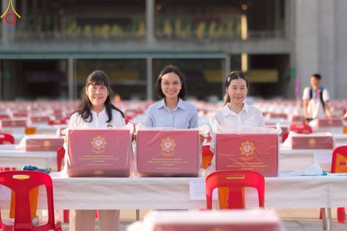 ภาพ No.219130:วันที่ 19-21 เมษายน พ.ศ. 2568 การเตรียมงานในลานธรรม , วิหารคด เพื่องานวันคุ้มครองโลก 22 เมษายน พ.ศ. 2568