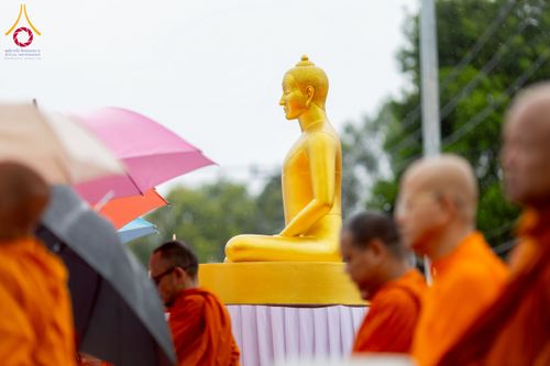 ภาพ No.226134:วันอาทิตย์ที่ 25 พฤษภาคม พ.ศ. 2568 พิธีตักบาตรพระ 1,000 รูปเมืองตรัง ครบรอบ 110 ปี เมืองทับเที่ยง ถวายเป็นพุทธบูชา ถวายเป็นพระราชกุศลแด่รัชกาลที่ 10 และอุทิศส่วนกุศลแด่อดีตเจ้าเมืองตรัง และบรรพบุรุษ ณ บริเวณหน้าศาลากลางจังหวัดตรัง ถนนพระราม 6