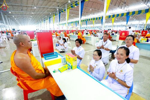 ภาพ No.147109:พิธีมุทิตาสักการะพระภิกษุ ผู้สอบได้เปรียญธรรม 9 ประโยคระดับโลกปีที่ 36, พิธีมอบโล่เกียรติยศและทุนการศึกษา สำนักเรียนบาลีดีเด่นทั่วประเทศ, พิธีถวายมหาสังฆทานคณะสงฆ์ 2,000 กว่าวัด ทั่วประเทศ ปีที่ 24, พิธีถวายไทยธรรมคณะสงฆ์ 323 วัด 4 จังหวัดชายแดนภาคใต้