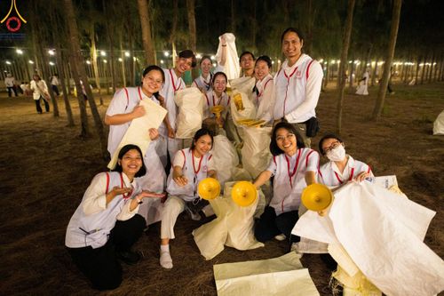 ภาพ No.108318:V.5 ทุ่มพลัง การเตรียมงาน เก็บงาน การรับบุญของเจ้าหน้าที่หน่วยงานต่างๆ เพื่อโครงการธรรมยาตรา กตัญญูบูชามหาปูชนียาจารย์ พระมงคลเทพมุนี (สด จนฺทสโร) พระผู้ปราบมาร อนุสรณ์สถาน 7 แห่ง ปีที่ 12 ระหว่างวันที่ 2 - 31 มกราคม พ.ศ. 2567