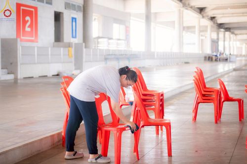 ภาพ No.218322:วันที่ 12-18 เมษายน พ.ศ. 2568 พระภิกษุและเจ้าหน้าที่อาสาสมัคร เตรียมพื้นที่ต้อนรับพักค้างพระสังฆาธิการ เนื่องในงานวันคุ้มครองโลก 22 เมษายน พ.ศ. 2568