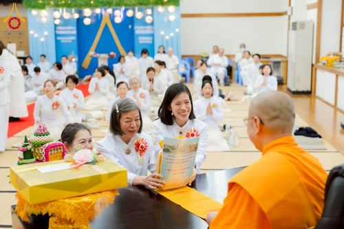 ภาพ No.221022:วันที่ 13 เมษายน พ.ศ. 2568 พิธีโปรยรัตนชาติปฐมเริ่มสถาปนาเจดีย์ และ พิธีเปิดหมู่บ้านปฏิบัติธรรม เพื่อการบรรลุธรรม ณ วัดป่าธรรมกายนานาชาติโทชิหงิ  ประเทศญี่ปุ่น