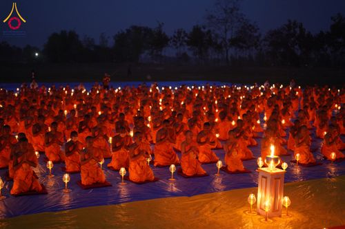 ภาพ No.132400:พิธีจุดโคมประทีปถวายเป็นพุทธบูชา ในโครงการบรรพชา 1,250 รูป ณ แดนประสูติ สวนลุมพินี ประเทศเนปาล วันที่ 17 มีนาคม พ.ศ. 2567