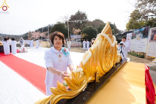 ภาพ No.132232:พิธีประดิษฐานยอดอุโบสถ บูชาธรรม 80 ปี หลวงพ่อธัมมชโย ณ วัดพระธรรมกายโทชิหงิ ประเทศญี่ปุ่น วันอาทิตย์ที่ 24 มีนาคม พ.ศ. 2567