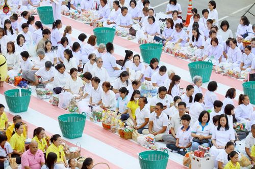 ภาพ No.241942:วันอาทิตย์ที่ 31 สิงหาคม พ.ศ. 2568 พิธีทำบุญแด่คณะสงฆ์ 122 รูป ฉลอง 121 ปี อำเภอคลองหลวง จ.ปทุมธานี เพื่อนำส่งช่วยเหลือคณะสงฆ์ 323 วัด 4 จังหวัดชายแดนภาคใต้ และช่วยเหลือประชาชนจากเหตุปะทะ แนวชายแดนไทย-กัมพูชา ณ บริเวณหน้าที่ว่าการอำเภอคลองหลวง 