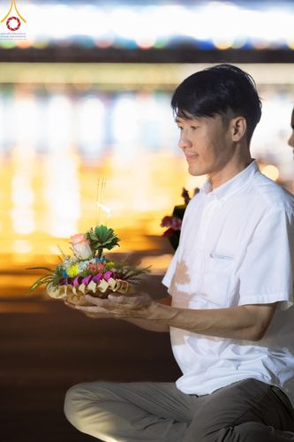 ภาพ No.170354:พิธีลอยกระทงธรรม ณ สระเศรษฐีทะเลบุญ มหาวิหารพระมงคลเทพมุนีฯ วัดพระธรรมกาย วันศุกร์ที่ 15 พฤศจิกายน พ.ศ.2567 (วันเพ็ญ 15 ค่ำ เดือน 12)