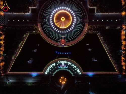 ภาพ No.266354:วันพุธที่ 5 พฤศจิกายน พ.ศ. 2568 (วันพระ ขึ้น 15 ค่ำ เดือน 12) พิธีลอยกระทงธรรม  ณ สระมหาเศรษฐีทะเลบุญ มหาวิหารพระมงคลเทพมุนี วัดพระธรรมกาย จ.ปทุมธานี