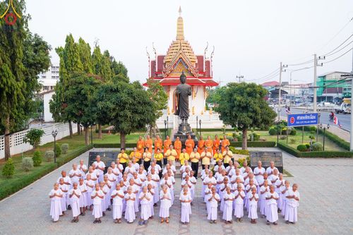 ภาพ No.59177:พิธีปลงผมและแห่นาคธรรมทายาท ในโครงการบรรพชาสามเณร ภาคฤดูร้อน เฉลิมพระเกียรติพระบาทสมเด็จพระเจ้าอยู่หัว เนื่องในโอกาส  พระราชพิธีมหามงคลเฉลิมพระชนมพรรษา 6 รอบ  ปลงผมนาคในวันที่ 21 เมษายน พ.ศ 2567 ณ วัดกลางธนรินทร์ (ธรรมอุทยานบ้านแป้ง)