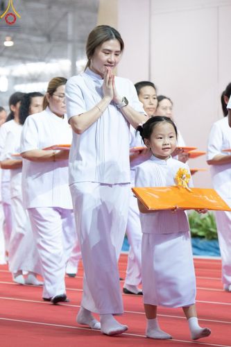 ภาพ No.160179:พิธีทอดผ้าป่าสมทบกฐินวัดพระธรรมกาย และสมทบกฐิน 30,000 วัดทั่วไทย ครั้งที่ 3 ณ สภาธรรมกายสากล วัดพระธรรมกาย วันพฤหัสบดีที่ 10 ตุลาคม พ.ศ. 2567