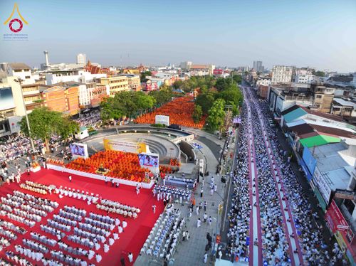 ภาพ No.312607:วันอาทิตย์ที่ 8 มีนาคม พ.ศ.2569 ทำบุญเมืองนครราชสีมา 558 ปี ตักบาตรพระ 10,000 รูป