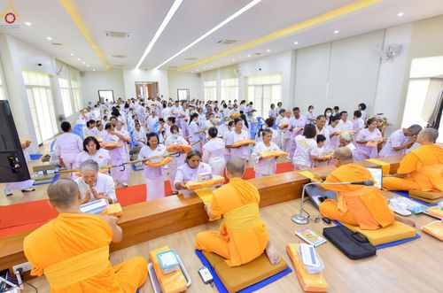 ภาพ No.250116:วันที่ 26-28 กันยายน พ.ศ. 2568 โครงการอบรมอุบาสกแก้ว อุบาสิกาแก้ว รุ่นที่ 3 ตัวแทนทอดกฐินสามัคคีทั่วไทย 30,000 วัด ณ ศูนย์ปฏิบัติธรรมจันทบุรี จ.จันทบุรี