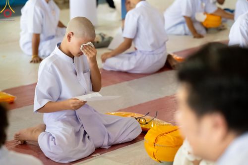 ภาพ No.133963:พิธีขอขมามอบผ้าไตร โครงการบรรพชาสามเณร ศูนย์อบรมวัดพระธรรมกาย ณ วัดพระธรรมกาย วันเสาร์ที่ 6 เมษายน พ.ศ. 2567