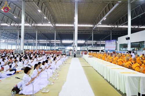 ภาพ No.121620:พิธีถวายภัตตาหารเป็นสังฆทาน แด่คณะพระธรรมยาตรา ปีที่ 12 วันที่ 31 มกราคม พ.ศ. 2567 ณ สภาธรรมกายสากล วัดพระธรรมกาย