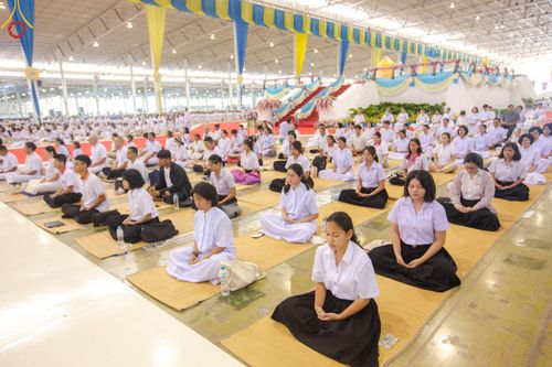 ภาพ No.151219:พิธีบูชาข้าวพระ ในวันอาทิตย์ต้นเดือน วันที่ 1 กันยายน พ.ศ. 2567 ณ สภาธรรมกายสากล วัดพระธรรมกาย