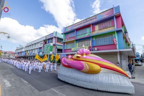 ภาพ No.211420:วันอาทิตย์ที่ 16 มีนาคม พ.ศ. 2568 ธรรมยาตราอัญเชิญพระบรมสารีริกธาตุ รอบเมืองปัตตานี ประดิษฐาน ณ ปทุมเจดีย์ เจดีย์พระพุทธเจ้า 5 พระองค์  ศูนย์อบรมเยาวชนปัตตานี