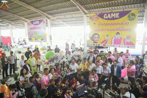ภาพ No.193921:วัดพระธรรมกาย จัดงานวันเด็กแห่งชาติ ประจำปี พ.ศ.2568 ออกร้านอาหาร 200 ร้าน มอบของขวัญหลายหมื่นชิ้น วันที่ 12 มกราคม พ.ศ. 2568 วัดพระธรรมกาย อ.คลองหลวง จ.ปทุมธานี