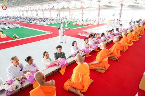 ภาพ No.172539:พิธีทอดกฐินเพื่อสร้าง "ลานเอนกประสงค์พญานาค 4 ตระกูล" วันที่ 15 พฤศจิกายน พ.ศ.2567 ณ พุทธอุทยานนานาชาติ อ.โพนพิสัย จ.หนองคาย