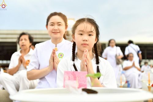 ภาพ No.252949:วันที่ 10 ตุลาคม พ.ศ. 2568 พิธีปลูกต้นทรัพย์บานชื่น ณ ลานธรรม วัดพระธรรมกาย