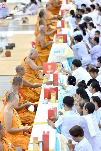 ภาพ No.236403:วันที่ 3 สิงหาคม พ.ศ. 2568 พิธีถวายมหาสังฆทานคณะสงฆ์ 2,000 กว่าวัดทั่วประเทศ ปีที่ 25 , พิธีถวายไทยธรรมคณะสงฆ์ 323 วัด 4 จังหวัดชายแดนภาคใต้ ณ วัดพระธรรมกาย