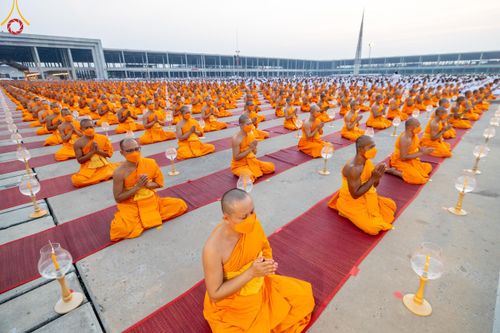 ภาพ No.122030:พิธีจุดประทีปถวายเป็นพุทธบูชา และบูชาธรรมมหาปูชนียาจารย์ พระมงคลเทพมุนี(สด จนฺทสโร) ในโครงการธรรมยาตรา กตัญญูบูชา มหาปูชนียาจารย์ พระมงคลเทพมุนี(สด จนฺทสโร) พระผู้ปราบมาร อนุสรณ์สถาน 7 แห่ง ปีที่ 12 วันที่ 31 มกราคม พ.ศ. 2567 ณ วัดพระธรรมกาย จ.ปทุมธานี
