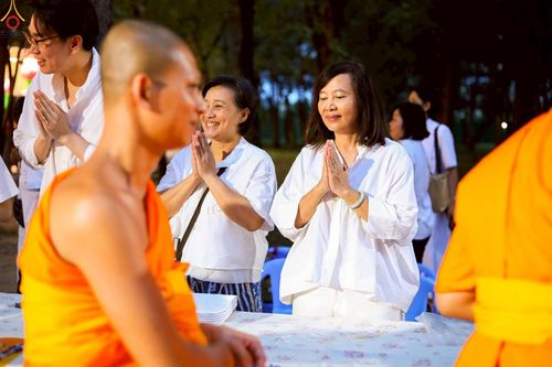 ภาพ No.250692:วันอังคารที่ 7 ตุลาคม พ.ศ. 2568 พิธีมหาปวารณาออกพรรษา ณ โบสถ์พระไตรปิฎก วัดพระธรรมกาย