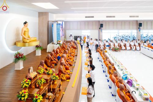 ภาพ No.142206:พิธีถวายสังฆทานแด่คณะสงฆ์ 323 วัด ปีที่ 20 ครั้งที่ 170 , พิธีมอบกองทุนหนุนแรงใจช่วยครูใต้ ปีที่ 17 ครั้งที่ 135 และพิธีทำบุญอุทิศส่วนกุศลให้ผู้วายชนม์ วันเสาร์ที่ 22 มิถุนายน พ.ศ.2567 ณ ศูนย์ปฏิบัติธรรมภาคใต้ อ.บางกล่ำ จ.สงขลา